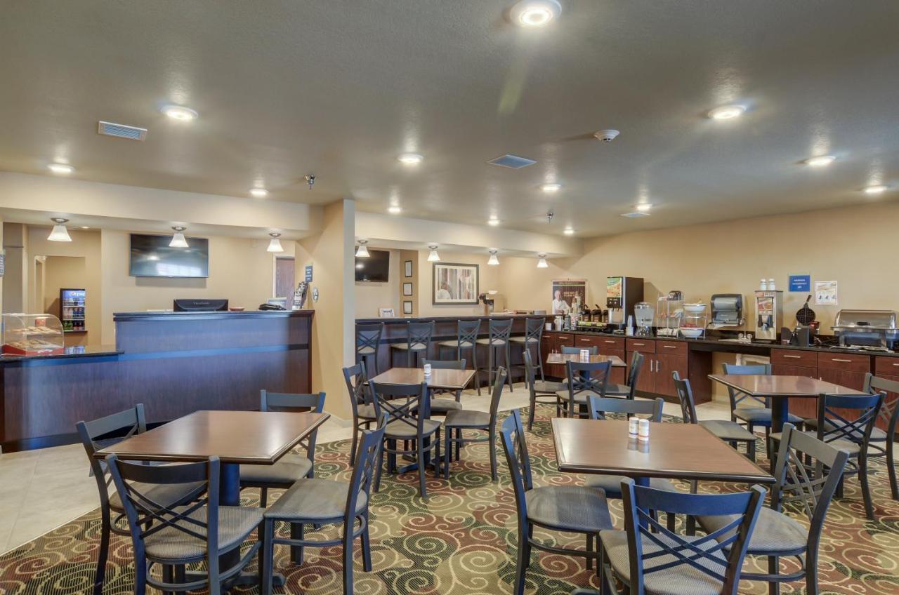Cobblestone Inn & Suites-Kersey Exterior foto